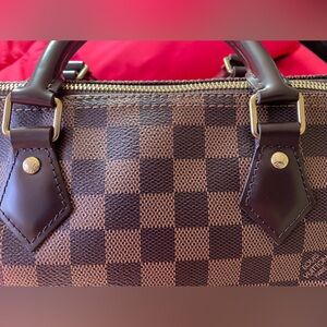 Pristine condition Authentic Preloved LOUISVUITTON SPEEDY B 30 (Not Bandouliere)